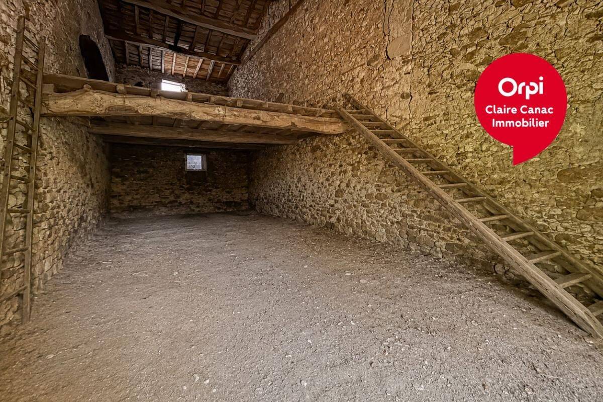Maison 1 pièce 330 m² · à Escoussens · 330 m² · 19 000 €