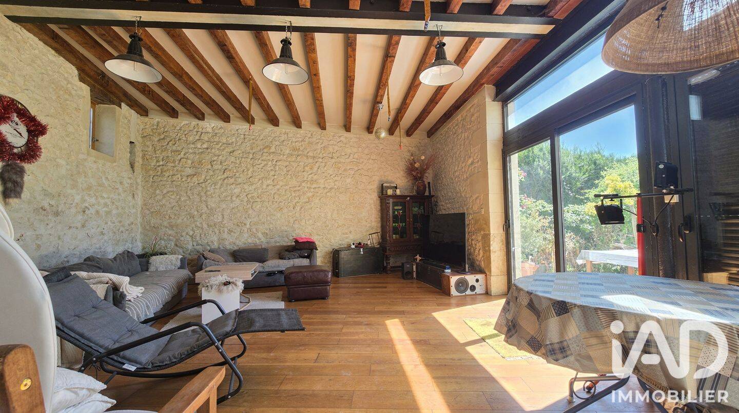 Maison 7 pièces 241 m² · à Val-au-Perche · 240,7 m² · 263 000 €