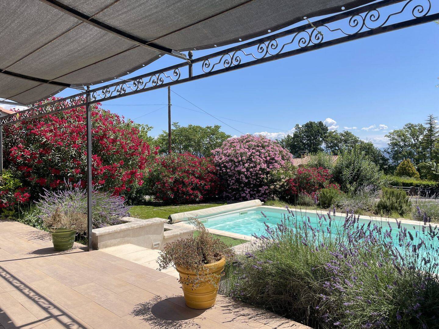 Maison 8 pièces 239 m² · à Pierrevert · 239 m² · 599 000 €