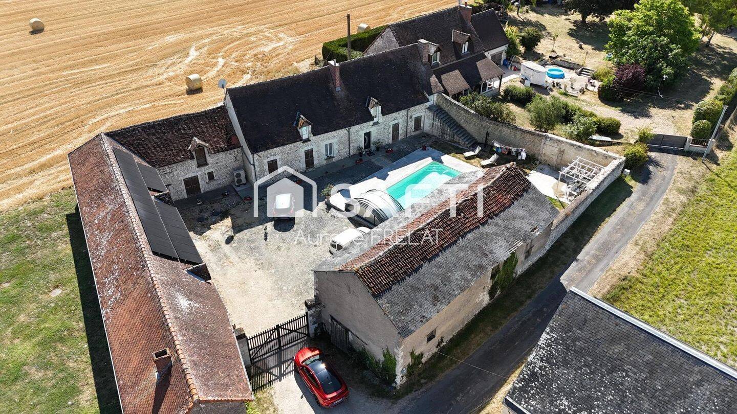 Maison 7 pièces 240 m² · à Maillé · 240 m² · 299 000 €