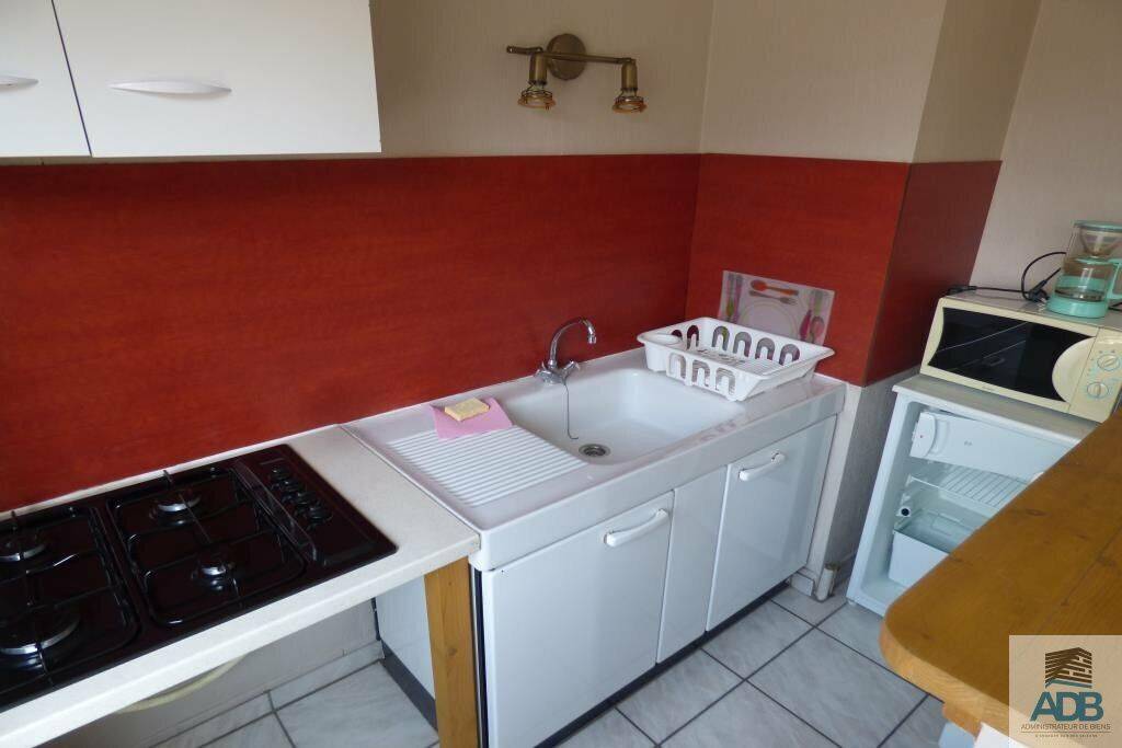 Appartement 1 pièce 24 m² · à Roanne · 24 m² · 355 €