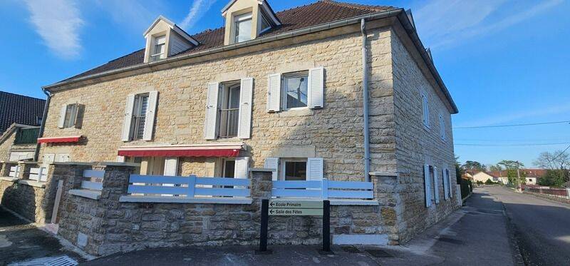 Appartement 4 pièces 71 m² · à Foucherans · 71 m² · 140 000 €