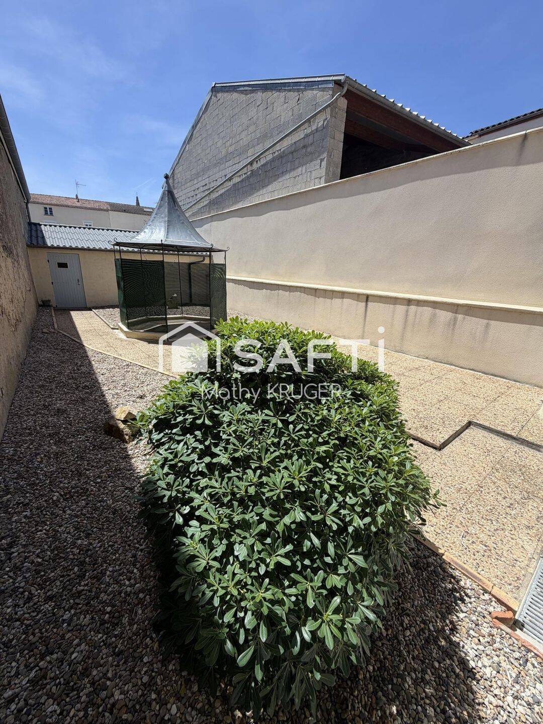 Maison 6 pièces 165 m² · à Sainte-Bazeille · 165 m² · 255 600 €