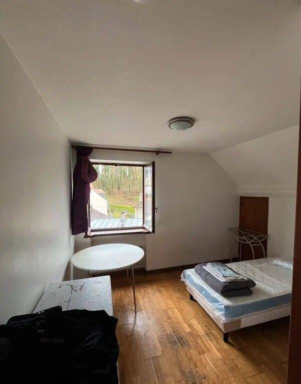 Appartement 1 pièce 12 m² · à Le Mesnil-le-Roi · 12 m² · 700 €