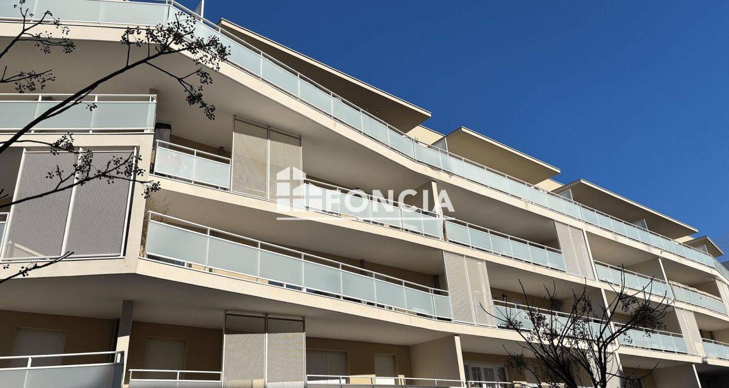 Appartement 2 pièces 42 m² · à Les Angles · 41,6 m² · 621 €