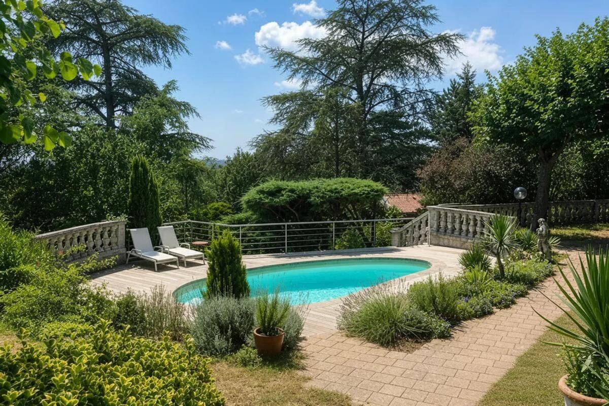 Maison 5 pièces 160 m² · à Rillieux-la-Pape · 160 m² · 690 000 €