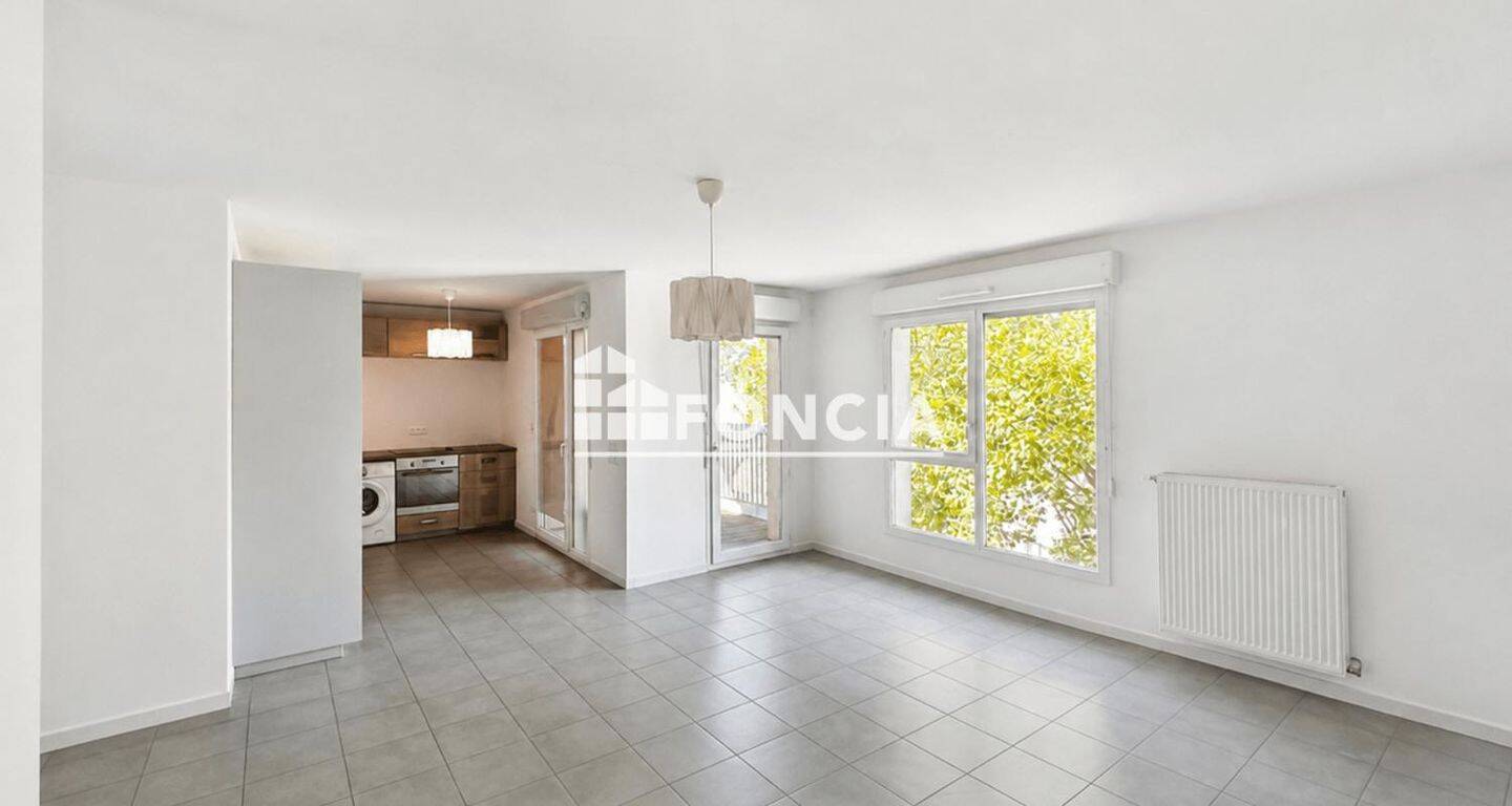 Appartement 4 pièces 80 m² · à Vénissieux · 80 m² · 1 000 €/mois