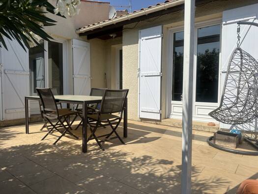 Maison de plain-pied à vendre 288 000 € 6 pièces 4 chambres 135 m² 996 m² de terrain Cognac 16100