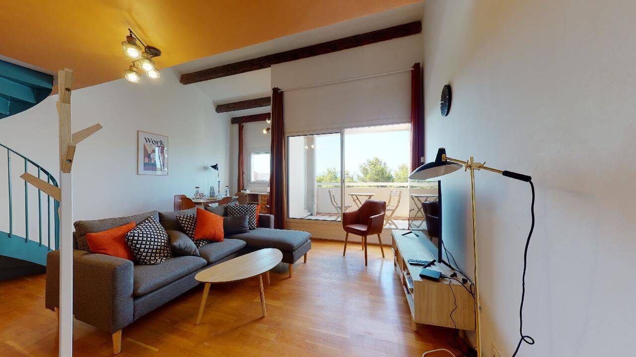 6 pièces 120 m² · à Aix-en-Provence · 120 m² · 618 €