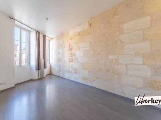 Appartement à vendre 149 000 € 1 pièce 32 m² Étage 3/4 Bordeaux Sud Bordeaux 33000