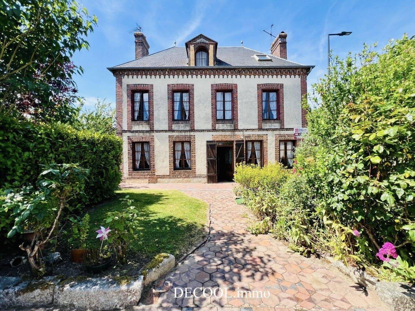 Maison 5 pièces 154 m² · à Crulai · 154 m² · 175 000 €