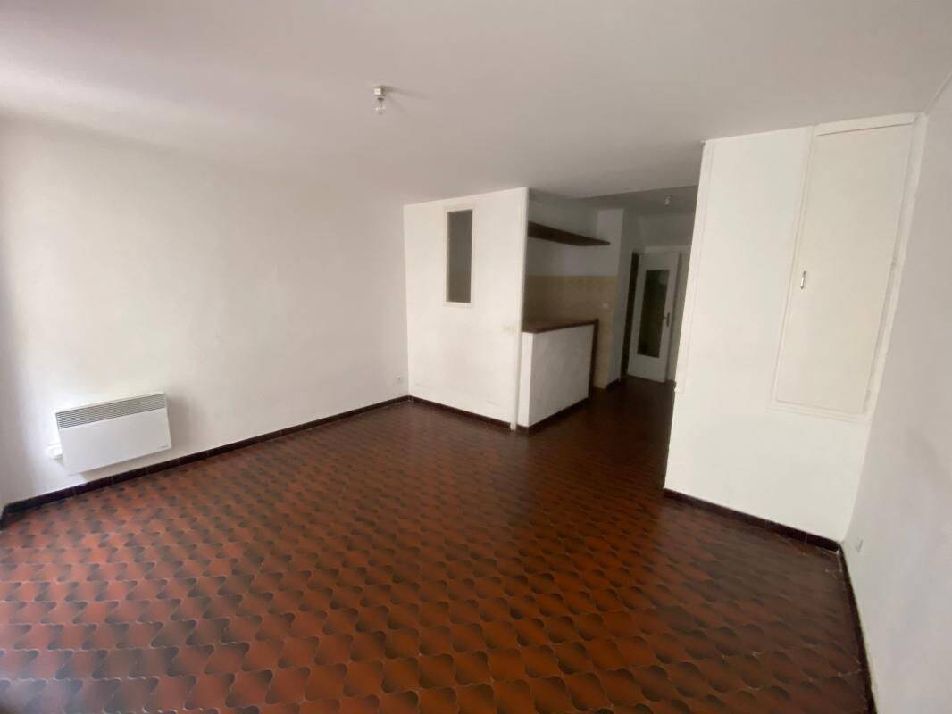 Appartement 1 pièce 29 m² · à Ollioules · 29 m² · 414 €