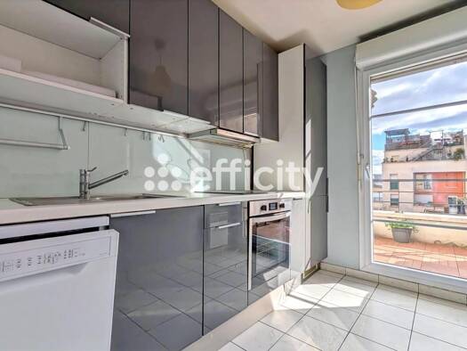 Duplex à vendre 245 000 € 3 pièces 2 chambres 65 m² Étage 2/8 Edouard Vaillant Bobigny 93000