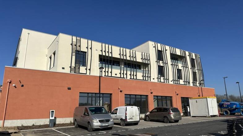 Espace bureau à vendre 851 000 € 370 m² de bureaux divisible de 370 m² à 370 m² Famars 59300