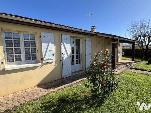 Maison à vendre 187 500 € 4 pièces 3 chambres 88 m² 854 m² de terrain Sainte-Gemme-la-Plaine 85400