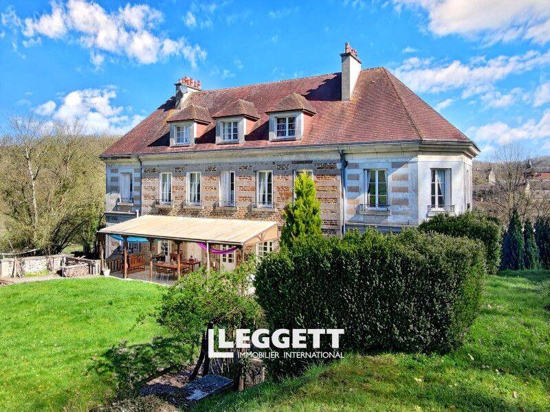 Maison 14 pièces 420 m² · à Saint-Pierre-du-Regard · 420 m² · 812 016 €