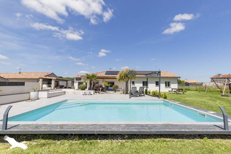 Maison 6 pièces 166 m² · à Laroque-d'Olmes · 166 m² · 379 900 €