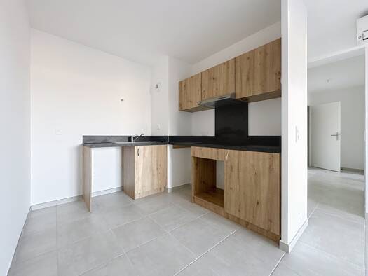 Appartement à vendre - neuf 264 000 € 3 pièces 2 chambres 57,6 m² dès le 31/03/2026 Reyran Fréjus 83600