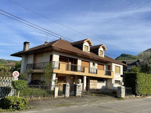 Villa à vendre 475 000 € 9 pièces 8 chambres 198 m² Sud Saint-Alban-Leysse 73230