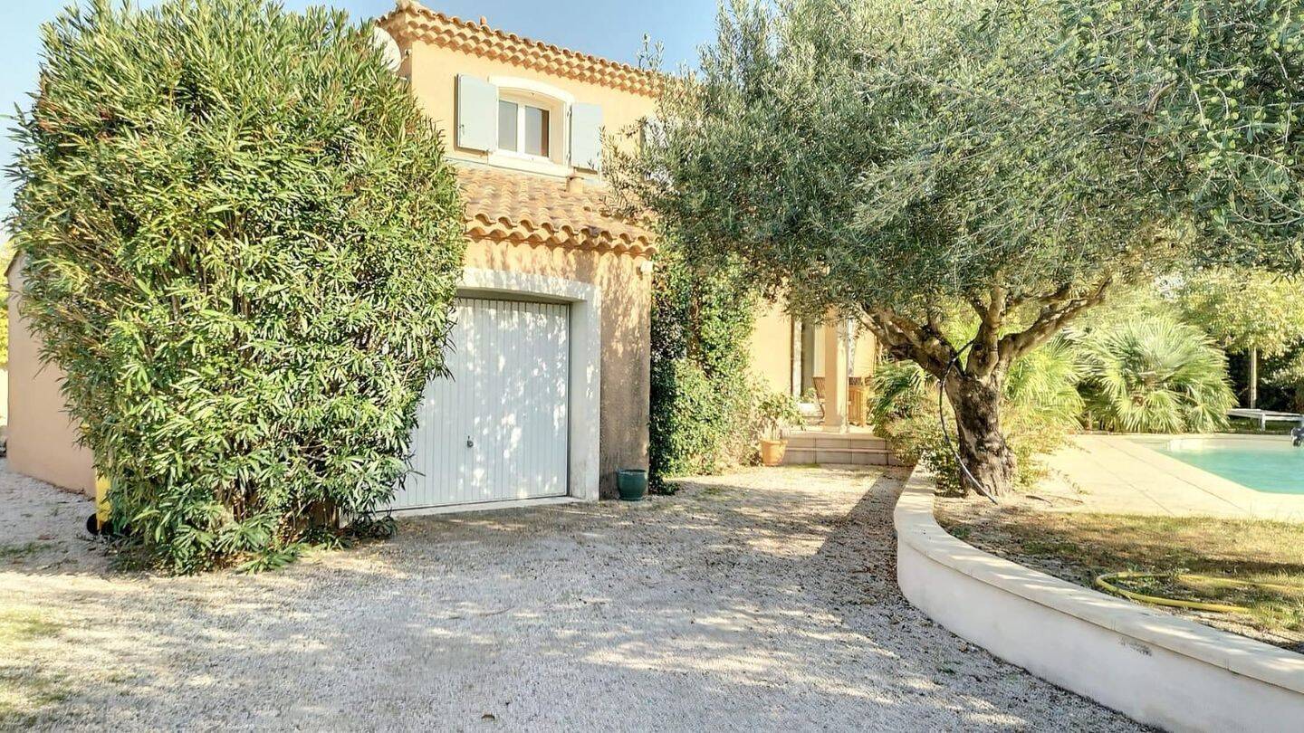 Maison 4 pièces 100 m² · à Morières-lès-Avignon · 100 m² · 1 401 €