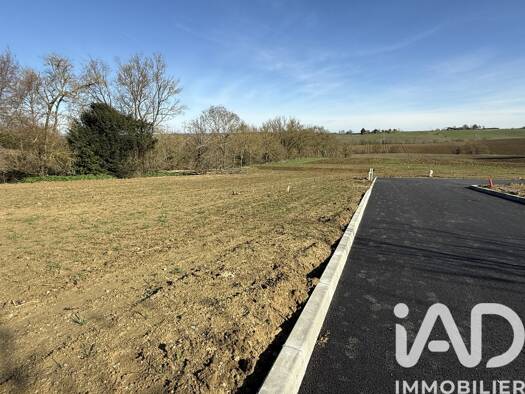 Terrain constructible viabilisé à vendre 85 000 € 850 m² de terrain Encausse 32430