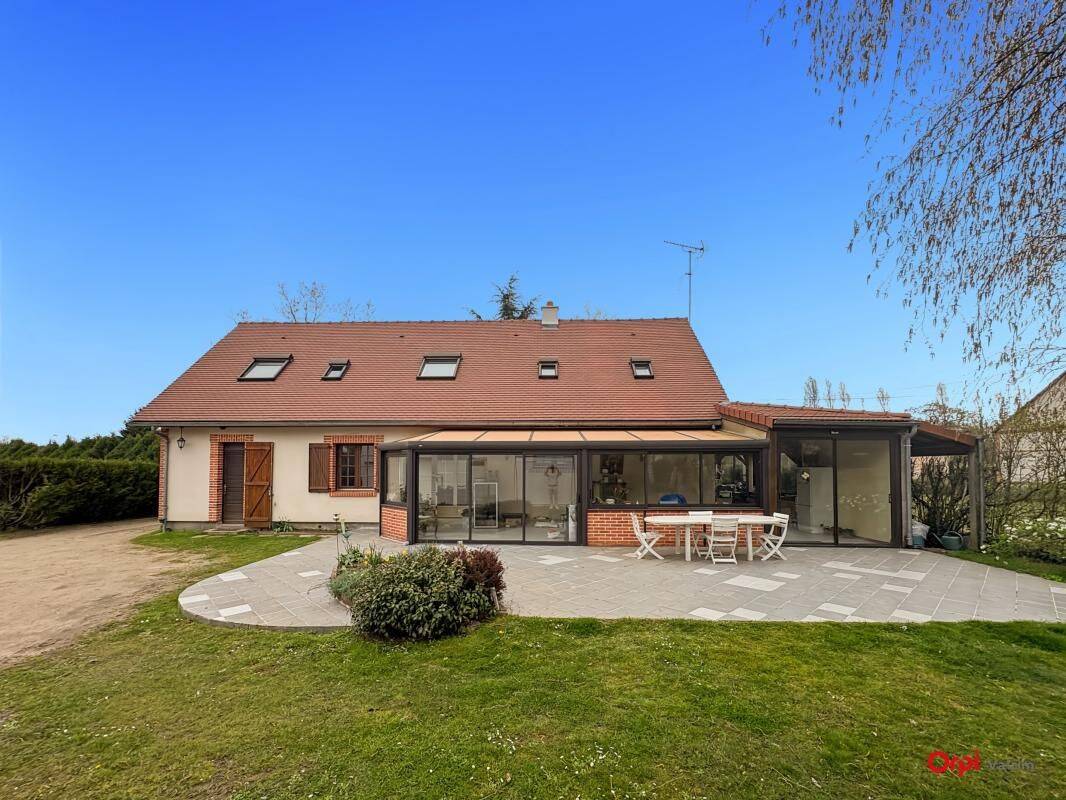 Maison 5 pièces 223 m² · à Ligny-le-Ribault · 223 m² · 319 550 €