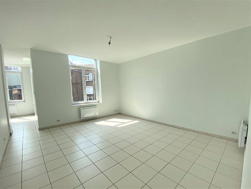 Appartement 3 pièces 56 m² · à Lille · 55,6 m² · 927 €