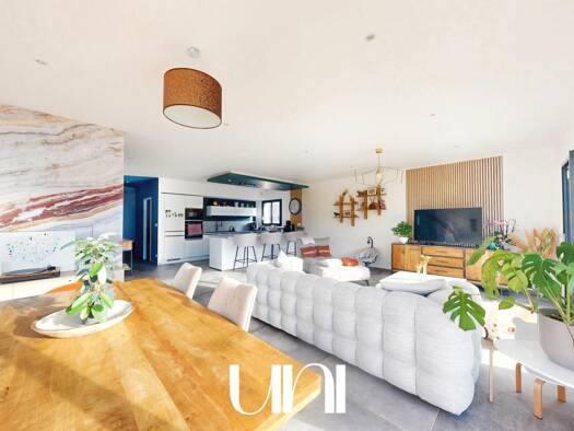 Maison de plain-pied à vendre 350 000 € 5 pièces 3 chambres 115 m² 468 m² de terrain Tilly-sur-Seulles 14250