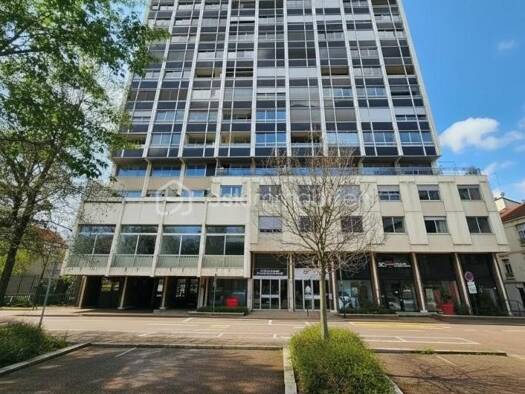Appartement à vendre 109 000 € 2 pièces 1 chambre 52,6 m² Étage 3/14 Le Centre-Centre Ville Roanne 42300
