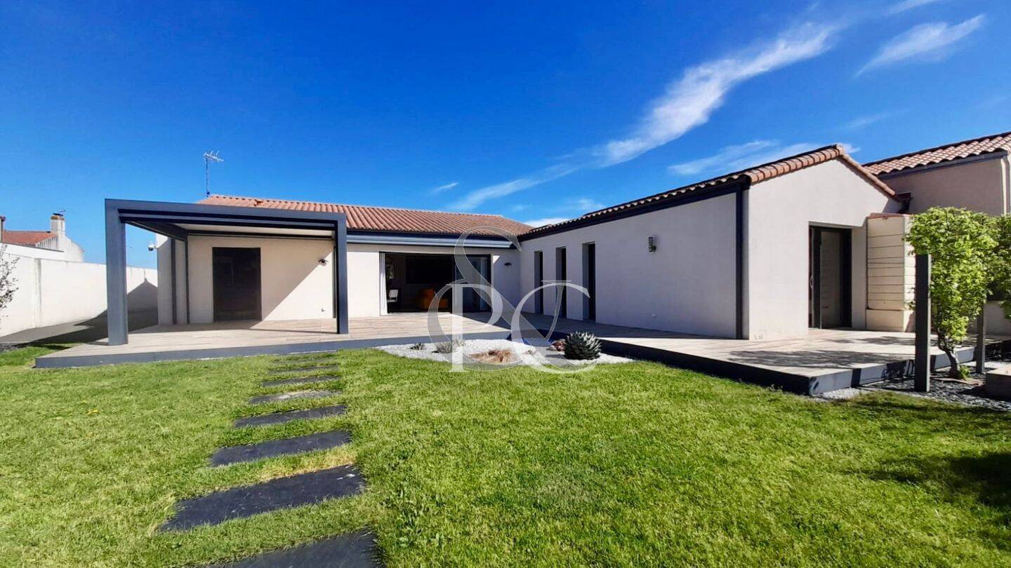 Maison 7 pièces 202 m² · à Les Sables-d'Olonne · 201,8 m² · 851 675 €