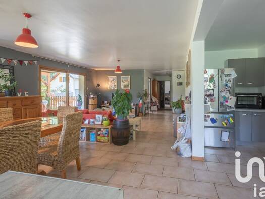 Appartement à vendre 310 000 € 3 pièces 2 chambres 94 m² RDC/2 Le Bourg-d'Oisans 38520