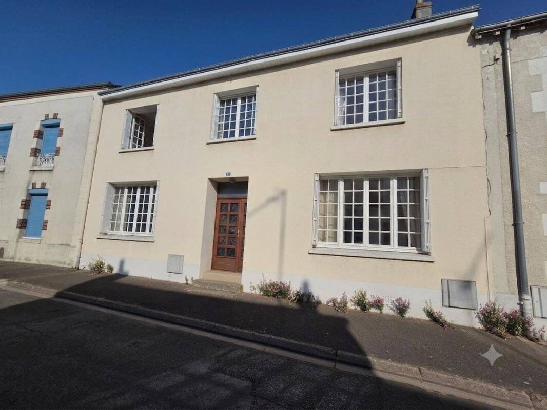Maison 5 pièces 158 m² · à Toury · 158 m² · 180 000 €