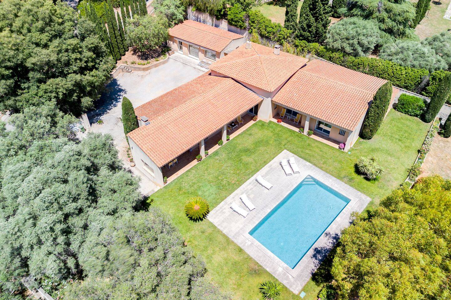 Maison 7 pièces 250 m² · à Cassis · 249,5 m² · 2 680 000 €