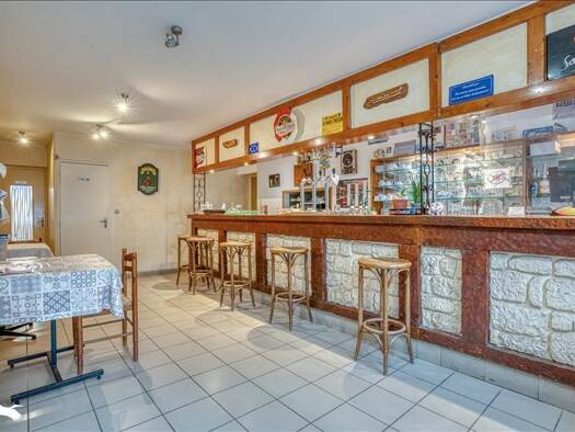 Immeuble à vendre 249 100 € 475 m² Saint-Pardoux-Isaac 47800