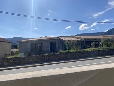Local commercial à louer 1 300 € 138 m² de surface de vente Castello-Di-Rostino 20235