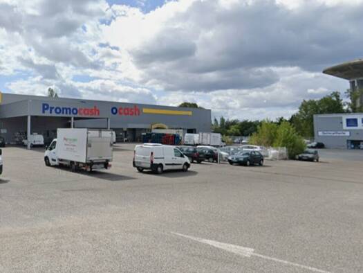 Local d'activités à louer 16 000 € 1 600 m² d'espace de stockage Charruauds le Pintey Libourne 33500