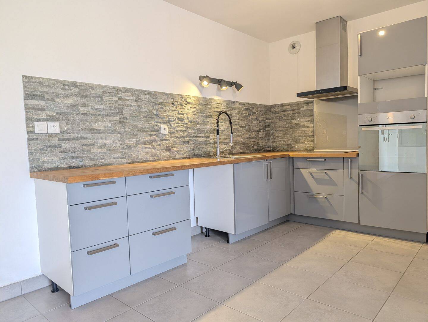 Appartement 3 pièces 62 m² · à Marseille 10ème Arrondissement · 61,8 m² · 1 050 €/mois
