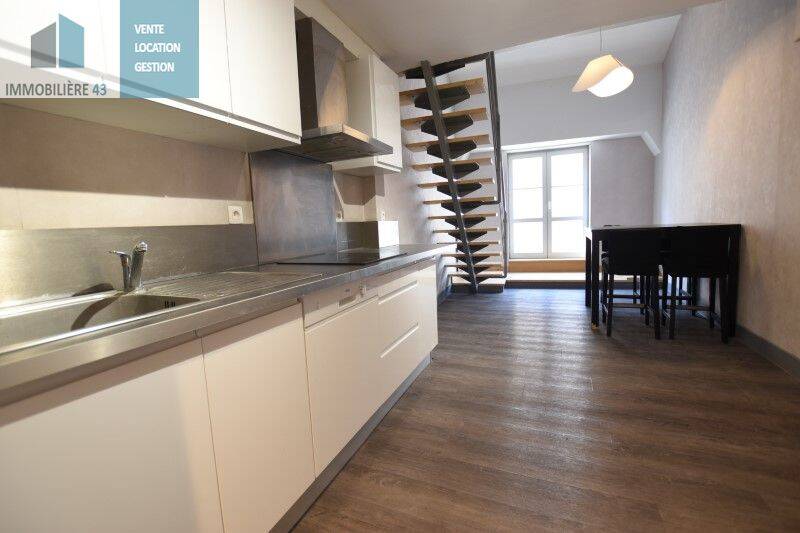 Appartement 3 pièces 74 m² · à Le Puy-en-Velay · 74 m² · 555 €