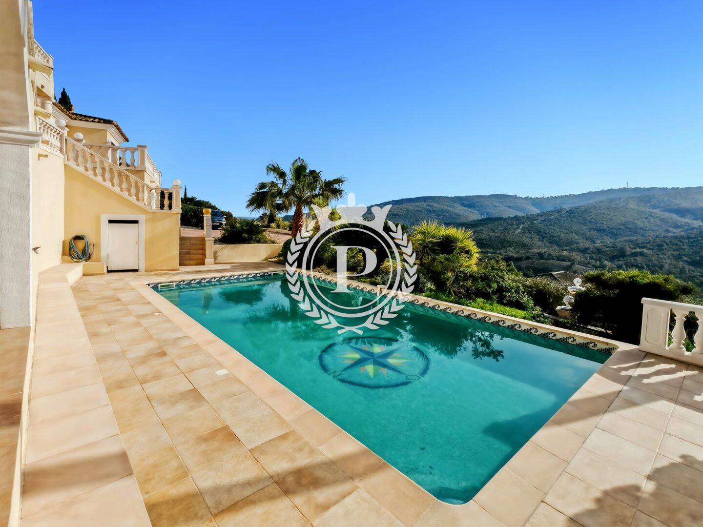 Maison 6 pièces 165 m² · à Roquebrune-sur-Argens · 165 m² · 1 495 000 €