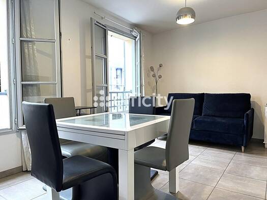 Appartement à vendre 150 000 € 1 pièce 31 m² Étage 1/2 Centre Forêt Rambouillet 78120
