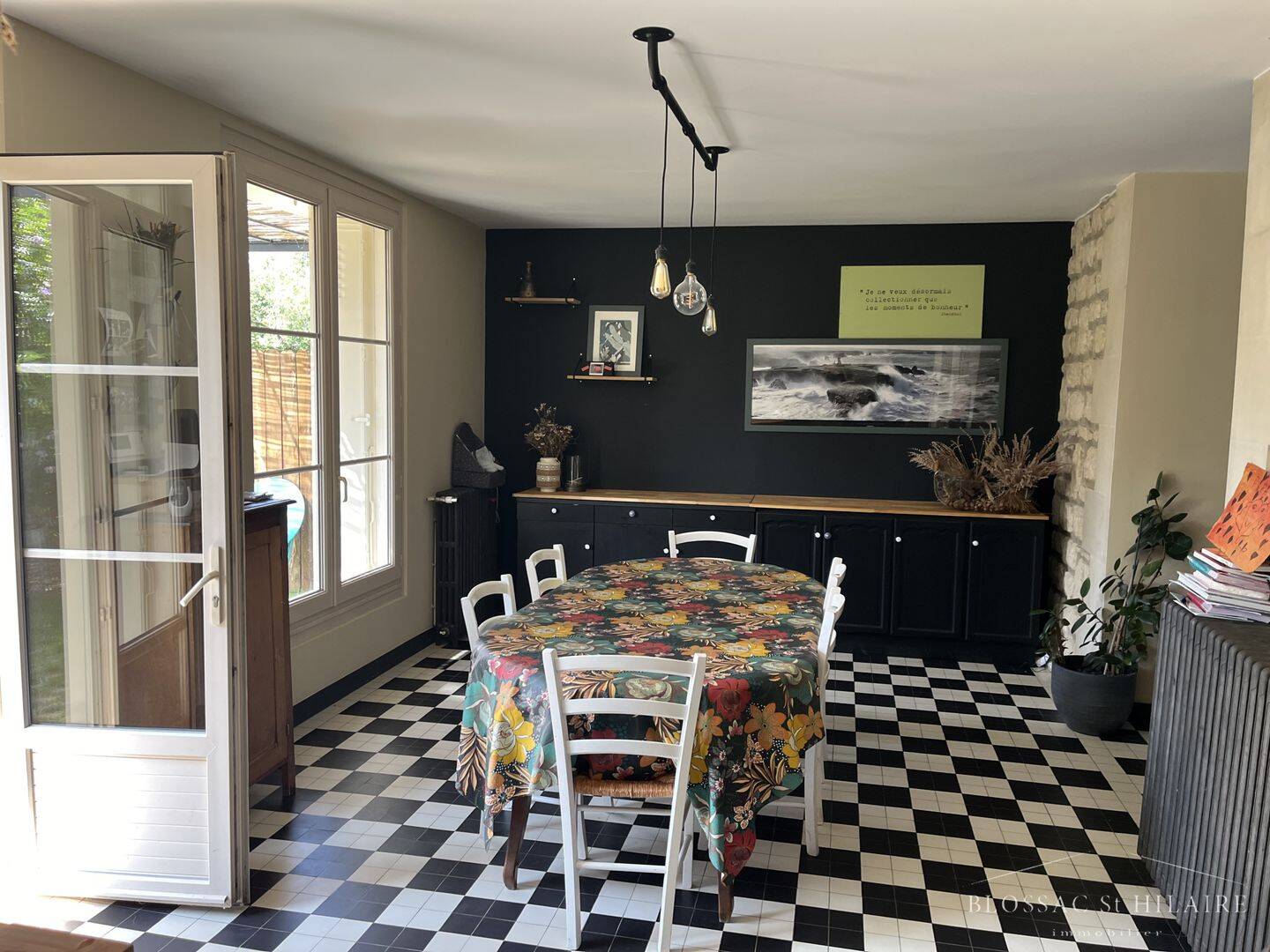 Maison 6 pièces 167 m² · à Poitiers · 167 m² · 1 500 €