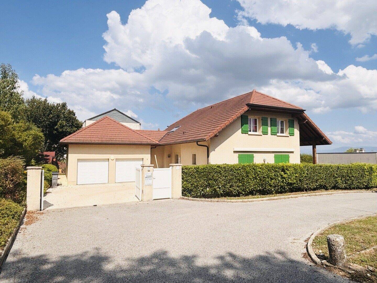 Maison 6 pièces 161 m² · à Thoiry · 161 m² · 834 000 €