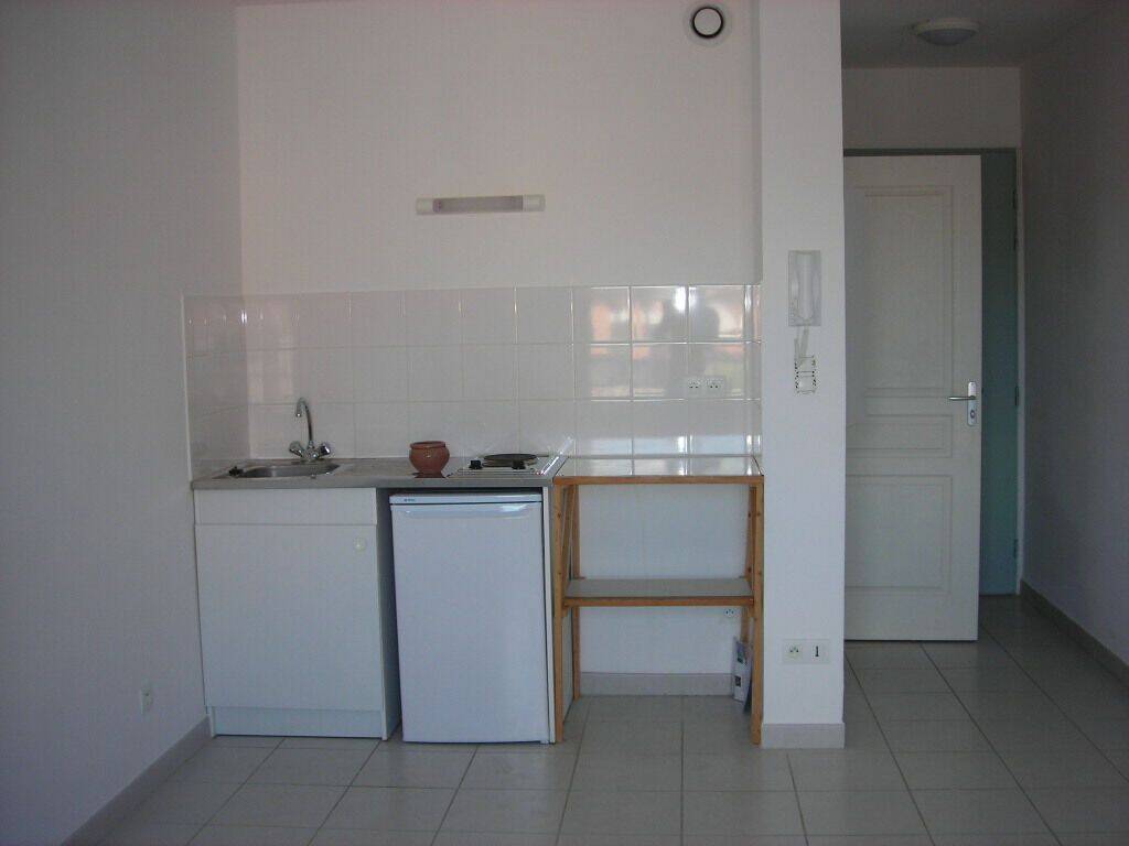 Appartement 1 pièce 22 m² · à Nîmes · 21,9 m² · 375 €/mois