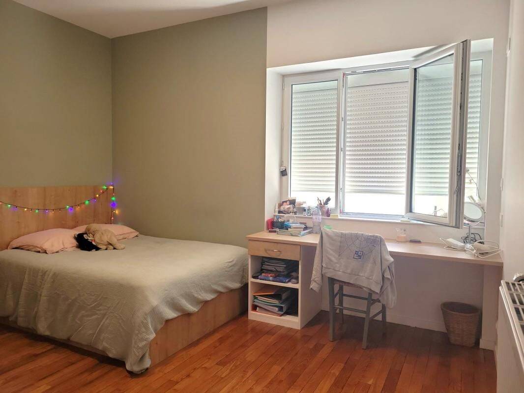 1 pièce 14 m² · à Le Creusot · 13,7 m² · 449 €