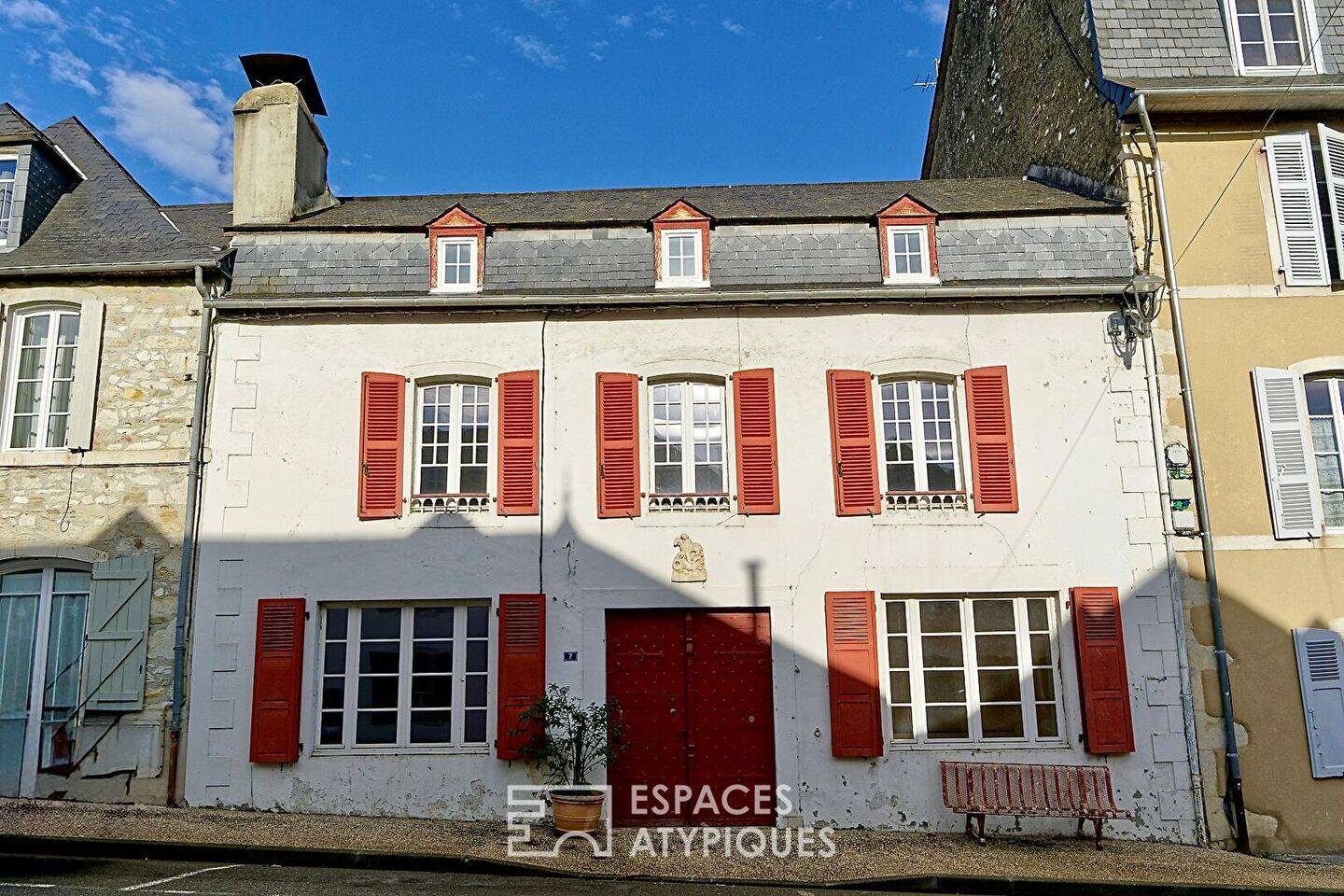 Maison 7 pièces 240 m² · à Lasseube · 240 m² · 290 000 €