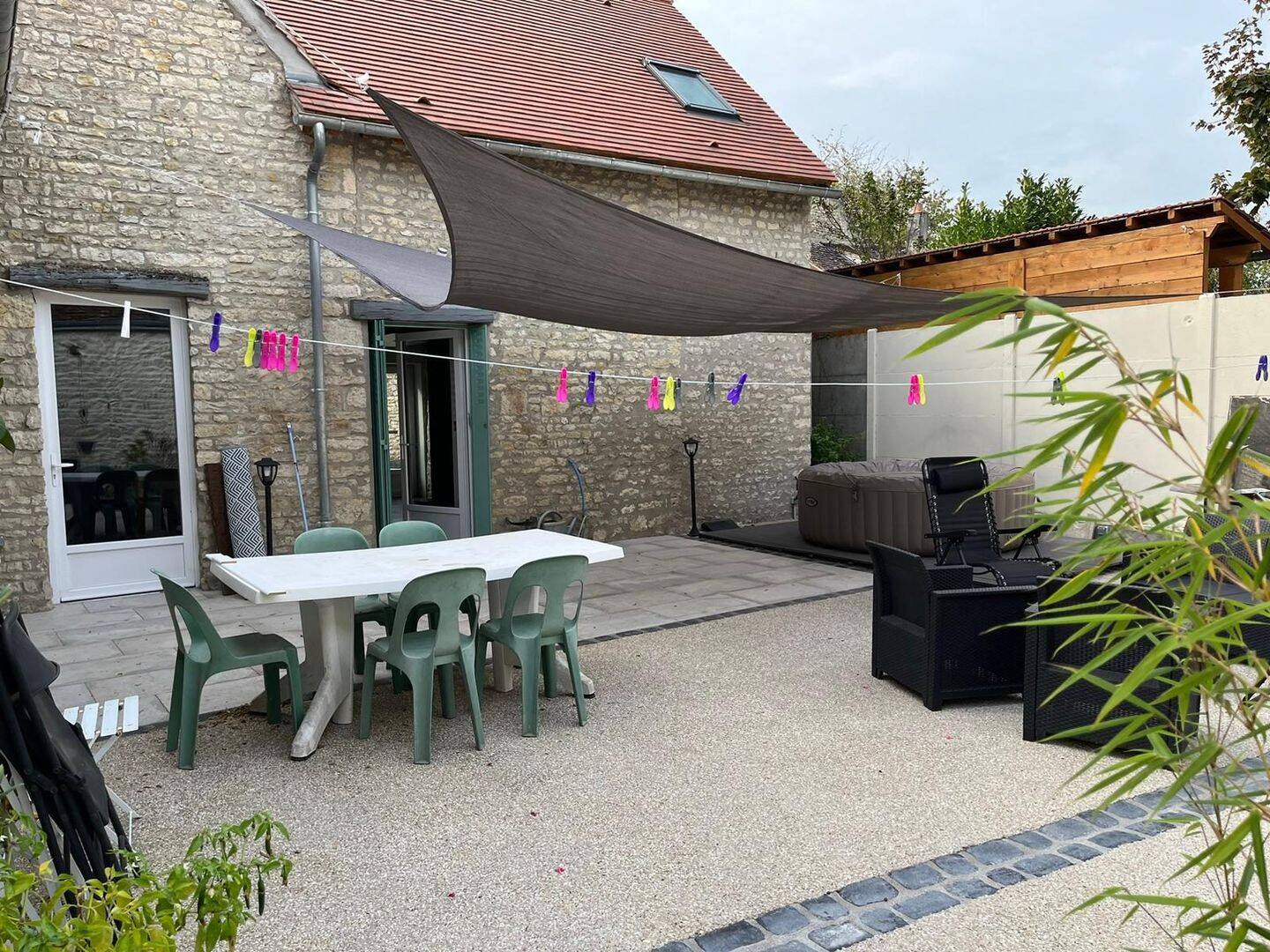 Maison 6 pièces 127 m² · à Courcelles-le-Roi · 127 m² · 175 000 €