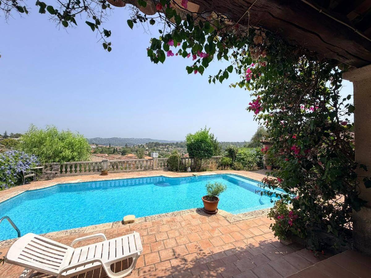 Maison 4 pièces 117 m² · à Grasse · 117 m² · 458 000 €