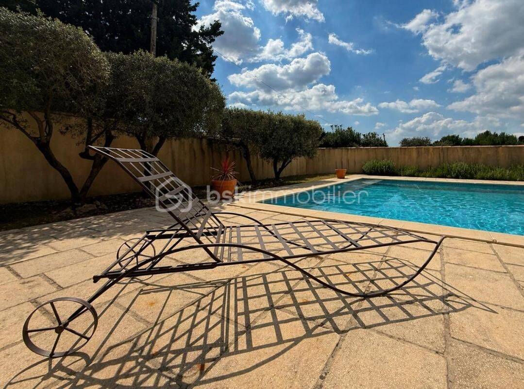 Maison 2 pièces 28 m² · à Aureille · 28,1 m² · 218 800 €