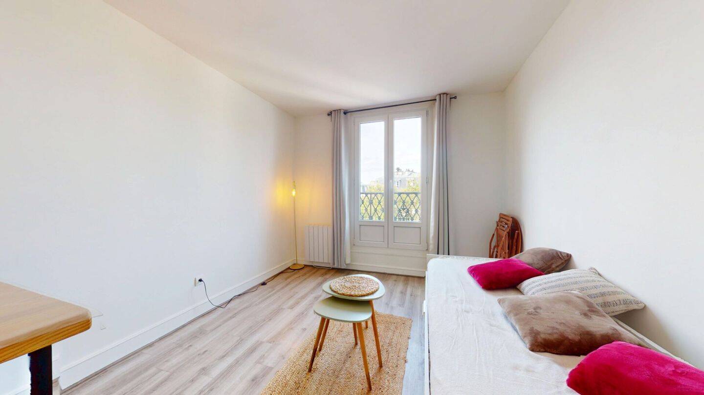 Appartement 1 pièce 18 m² · à Paris 10ème Arrondissement · 18 m² · 870 €