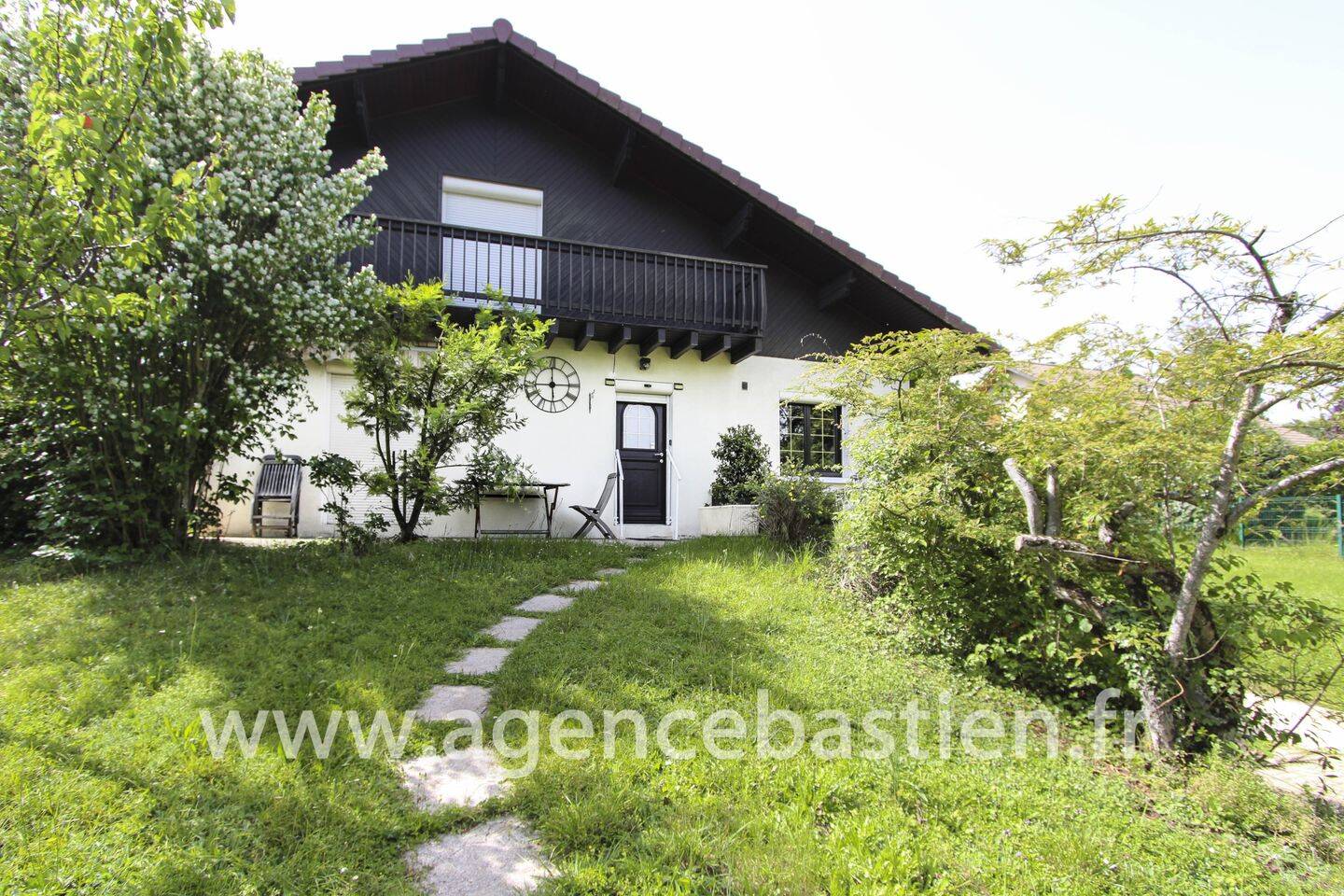 Maison 5 pièces 111 m² · à Thoiry · 110,7 m² · 640 000 €